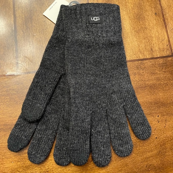 UGG Other - 😍😍😍SOLD😍😍😍 UGG KNIT TECH GLOVE CHARCOAL